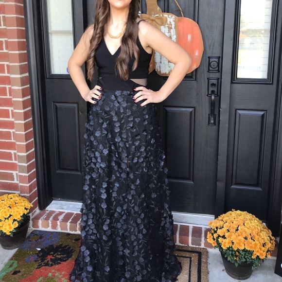 Prom Dress. Worn once for homecoming, like new condition. - Picture 2 of 5